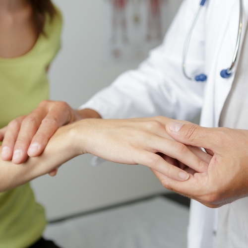 Physical-therapy-clinic-wrist-pain-relief-prairie-rehabilitation-san-diego-sd-minnesota-mn